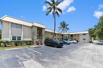 Building Photo - 10789 N Military Trl