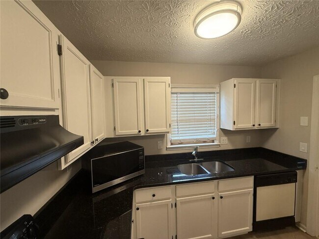 Foto del edificio - 2906 Webb Bridge Rd