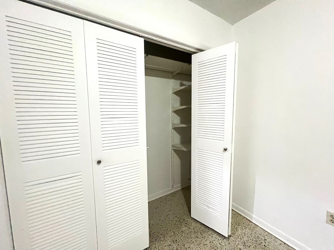 Classic Coral Way Charm- 3 bedroom Duplex Available! - Classic Coral Way Charm- 3 bedroom Duplex Available!