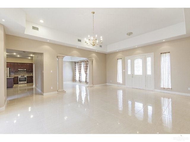 Building Photo - 2702 Santa Ana