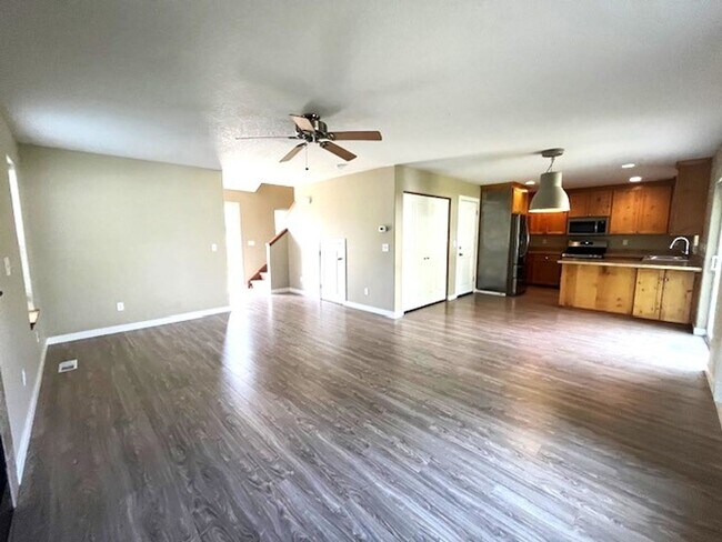 Building Photo - Coming Soon!  Charming 3 Bedroom / 2.5 Bat...