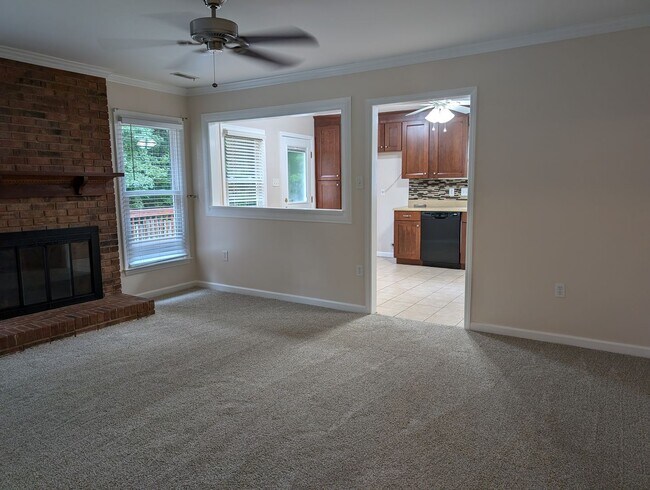 Foto del edificio - Pristine, 3 bedroom, 2 bath ranch style home located in Sardis Woods!