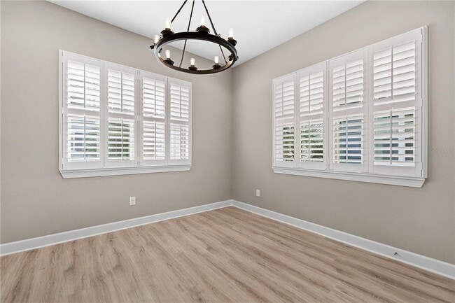 Foto del edificio - 3167 Moorings Dr S