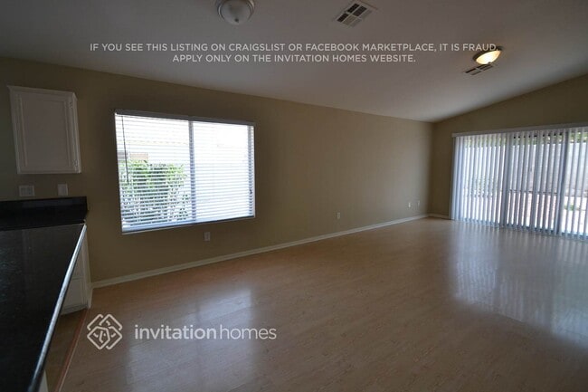Foto del edificio - 1718 Watercreek Dr