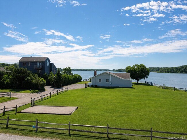Foto del edificio - 345 Old Cove Blvd