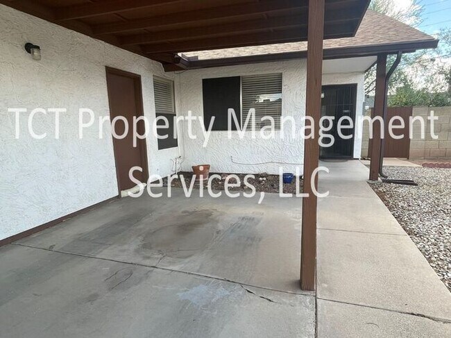 Foto del edificio - Private yard in the heart of Tempe!