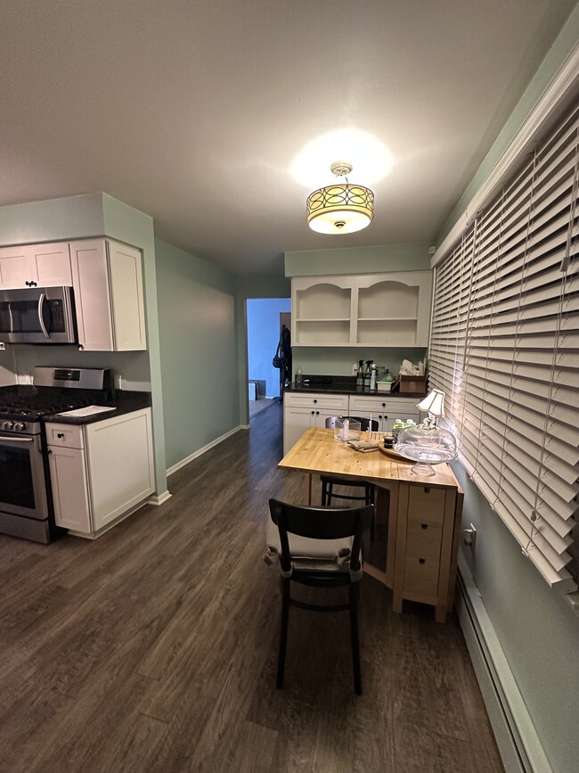 Kitchen Eating Area - 2233 Garden Dr