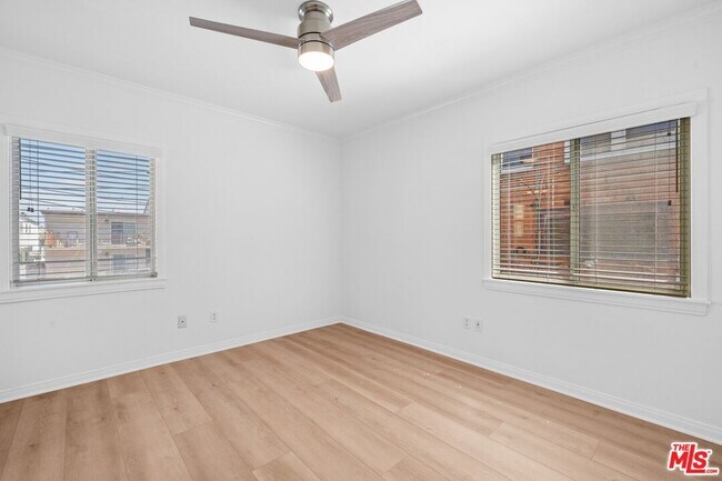 Foto del edificio - 38 20th Ave