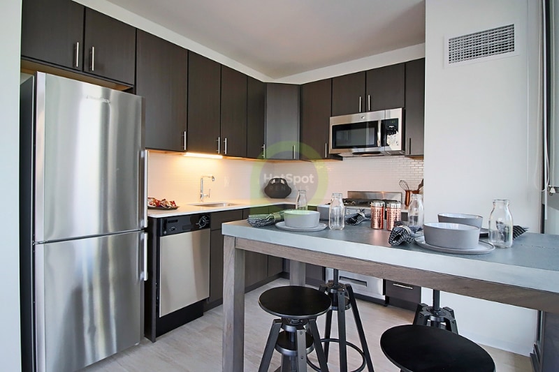 Photo - 135 W Superior St