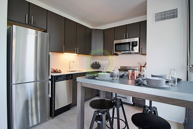 Building Photo - 135 W Superior St