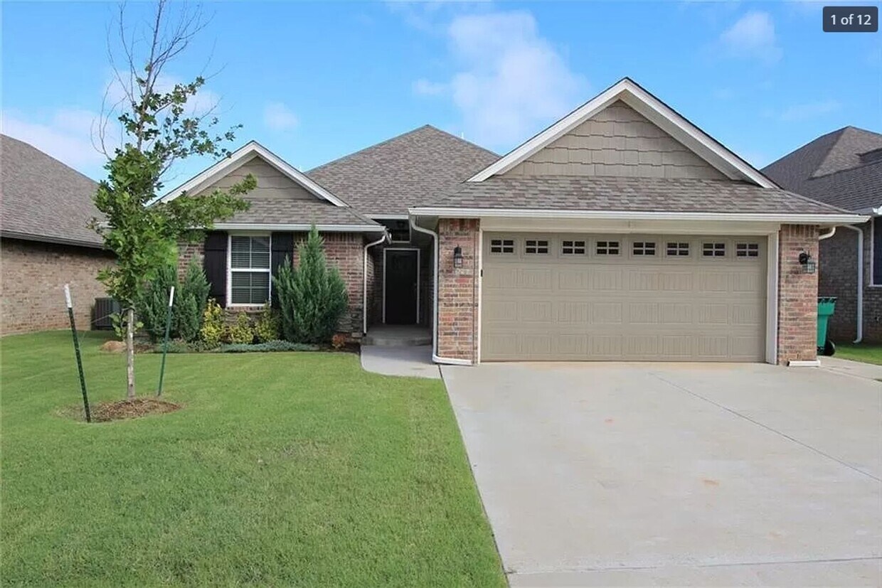 Primary Photo - Incredible 4 Bed 2 Bath In Edmond
