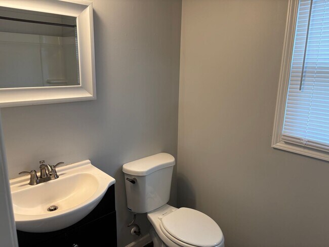Foto del edificio - Beautiful 3 bed/ 1 bath