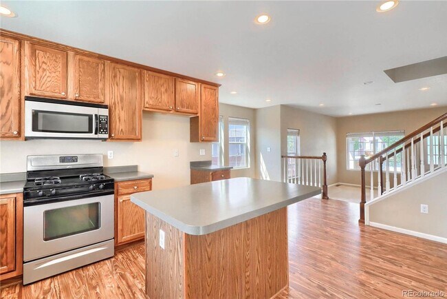 Foto del edificio - Gorgeous 4 bedroom in the highly sought af...