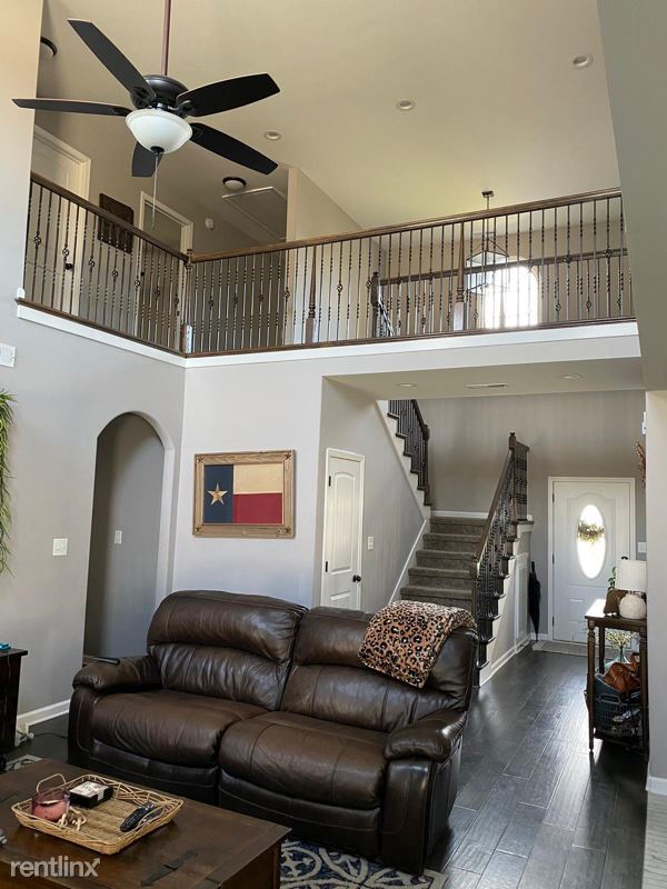 Building Photo - 5 br, 3.5 bath House - 1024 Meadowview Ln