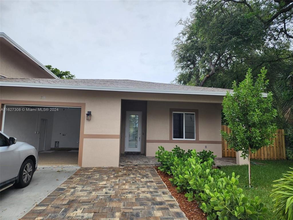 Primary Photo - 218 SW 1st Ave