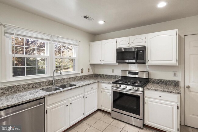 Building Photo - 44149 Bristow Cir
