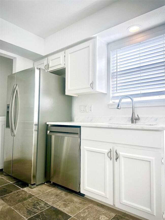 Foto del edificio - 14771 Perthshire Rd