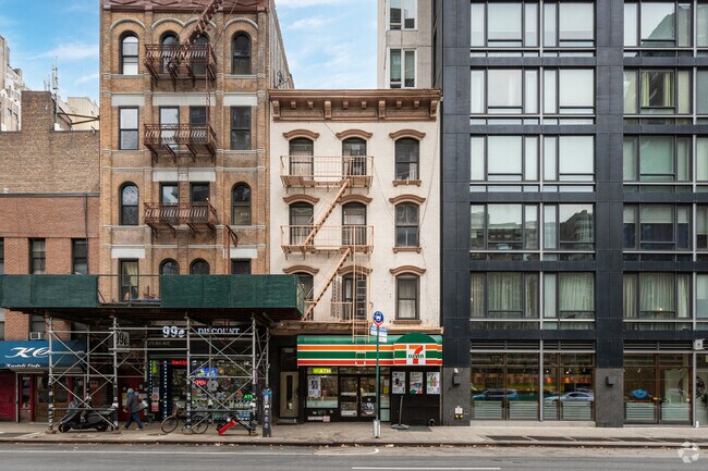 Exterior - 368 Eighth Ave
