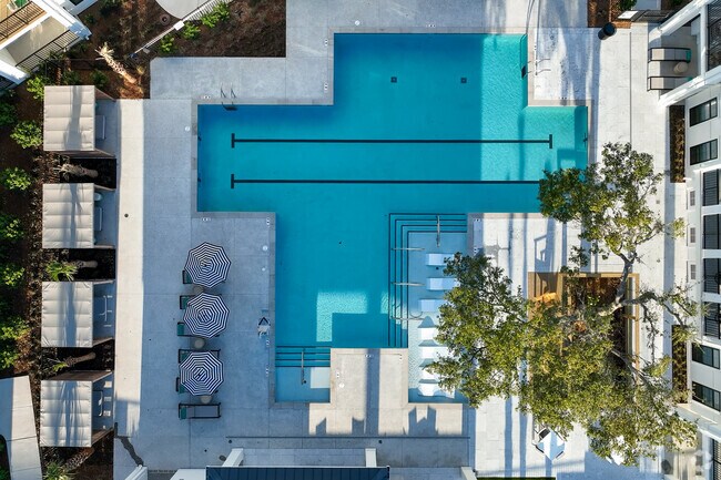 Piscina estilo resort - Proximity Carolina Beach