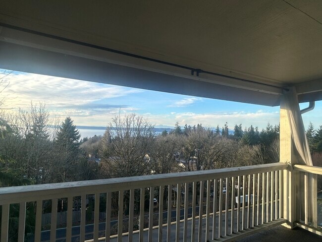 Building Photo - 28430 16th Ave S