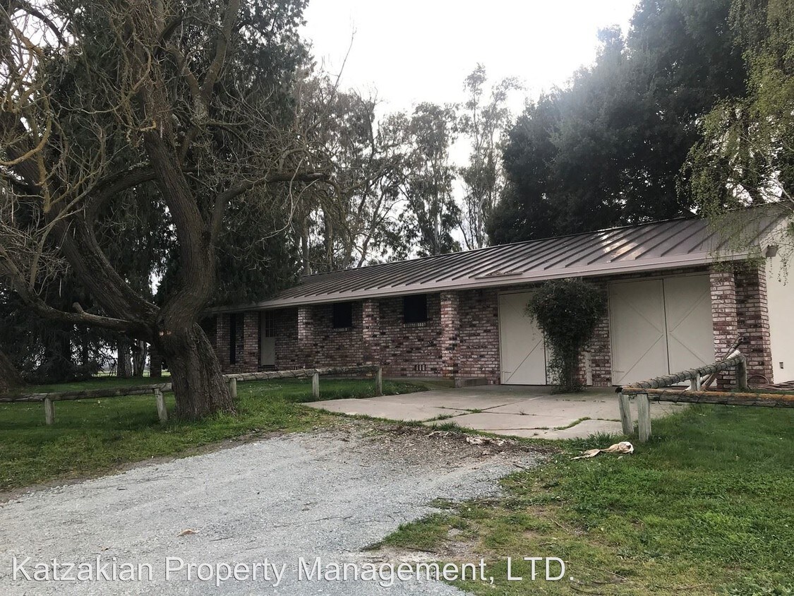 Primary Photo - 3215 Dierssen Rd