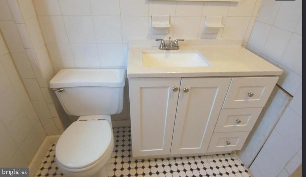 Foto del edificio - 1662 N 59th St