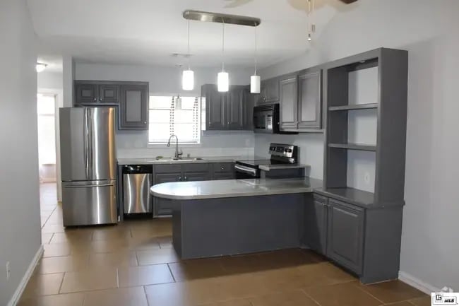 Building Photo - 110 Willow Branch Dr