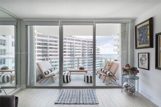 Building Photo - 5161 Collins Ave