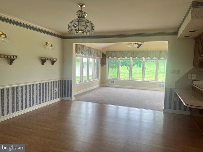 Foto del edificio - 10319 Harmony Rd