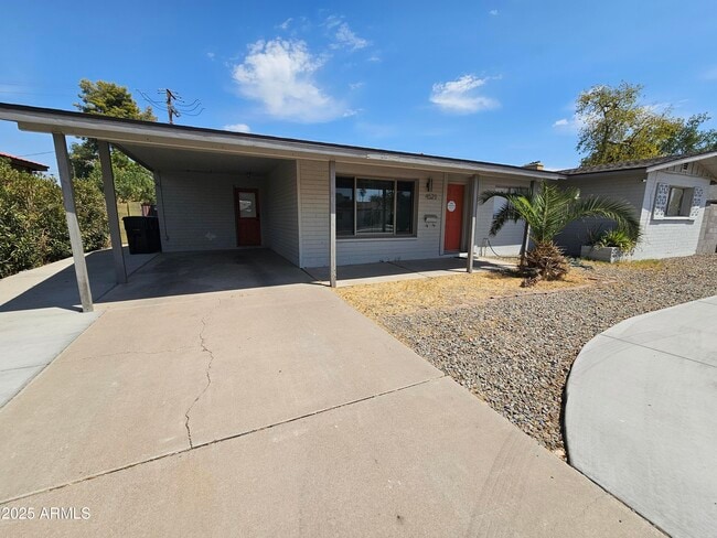 Building Photo - 4521 S Forest Ave