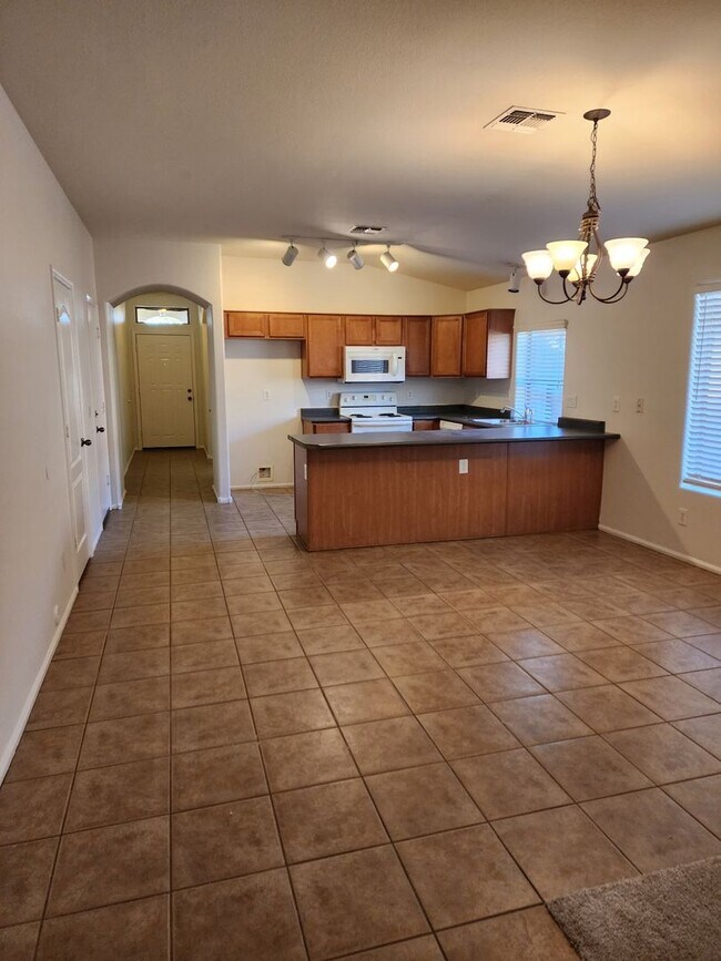 Foto del edificio - Spacious 3 bedroom in Rancho El Dorado Maricopa ***MOVE IN SPECIAL OFFERED***