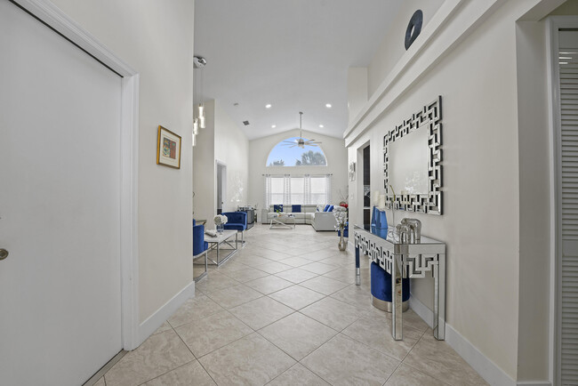 Foto del edificio - 6180 Royal Birkdale Dr