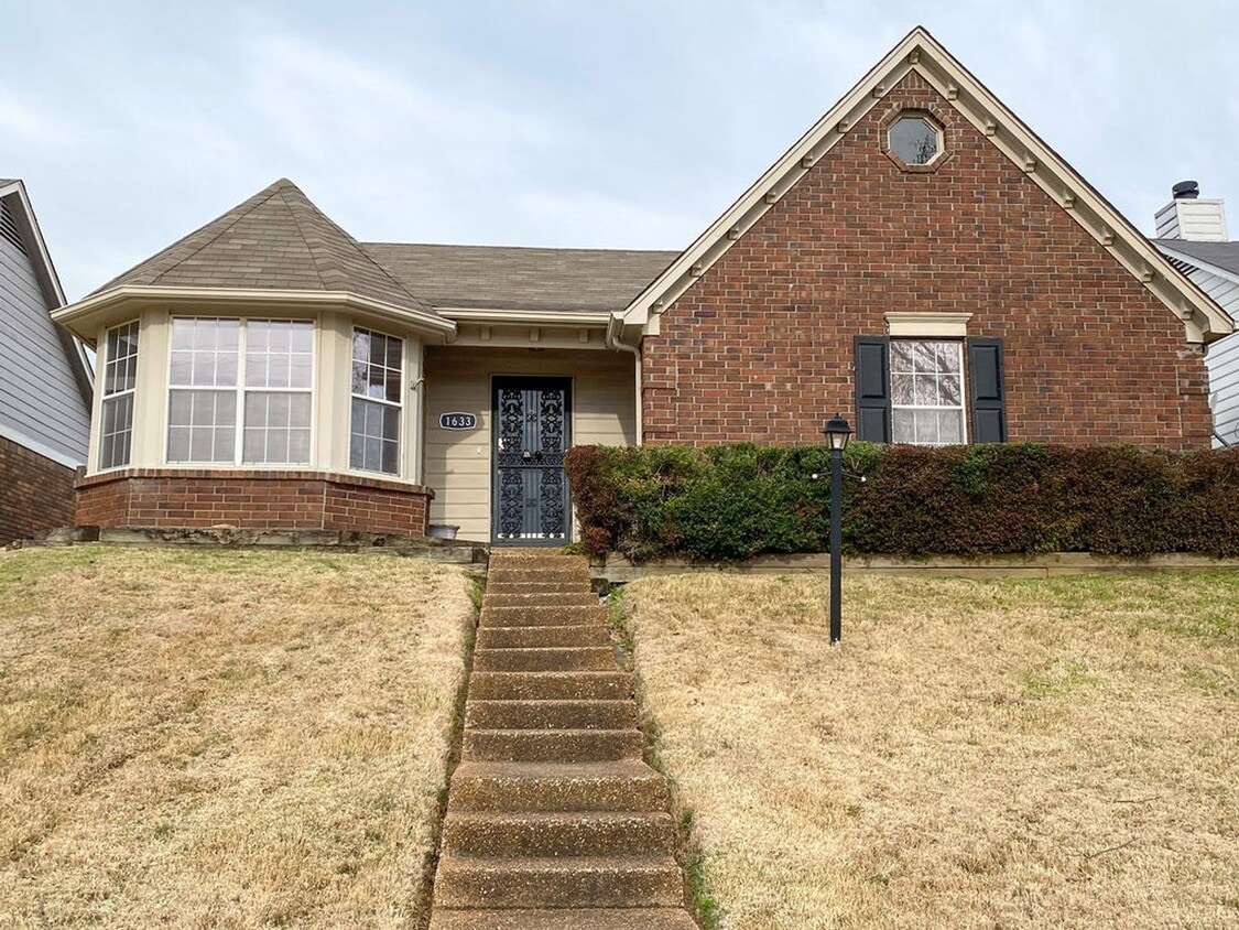Foto principal - 3 bed, 2 bath in Cordova near Dexter and R...