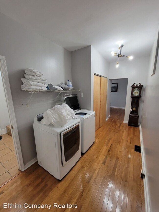 Foto del edificio - 2 br, 1 bath House - 1030 Geyer Ave. Unit 1F