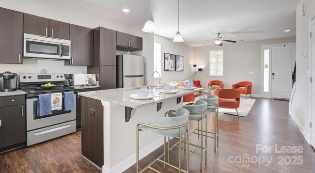 Building Photo - 10154 Enniscrone Rd