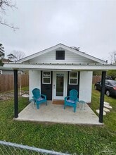 Building Photo - 9775 N Loop Rd