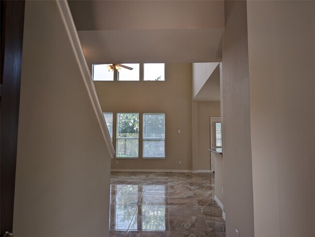 Foto del edificio - 6207 Barkermist Ln