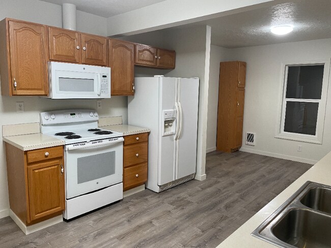 Foto del edificio - 640 17th Ave