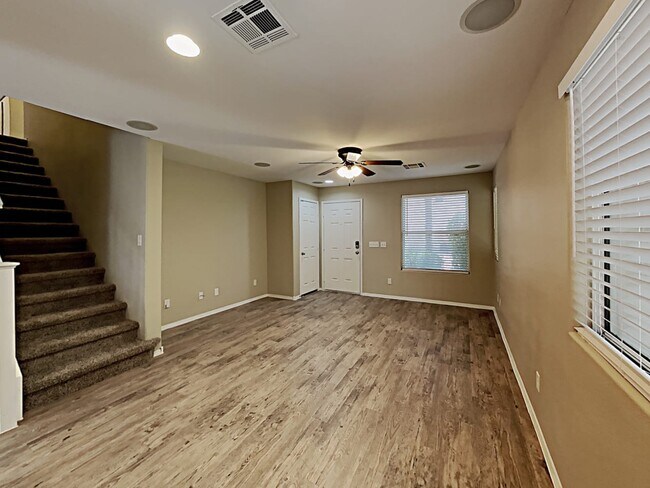 Building Photo - 10633 Pueblo Springs St