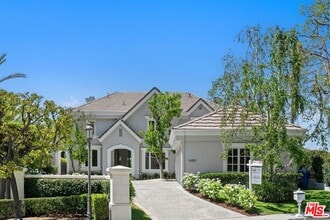 Building Photo - 16802 Cll De Sarah