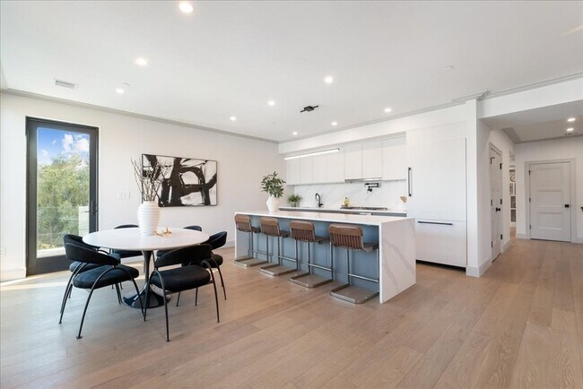 Foto del edificio - 57 University Rd