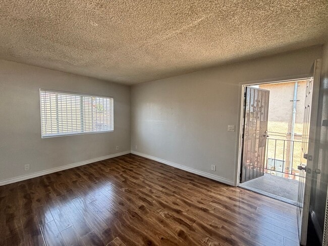 Photo - 1333 E 47th St Apartment