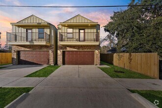 Building Photo - 2306 Wavell St
