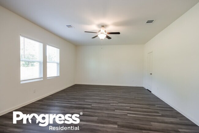 Building Photo - 13411 Hillside Dr