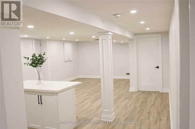 Building Photo - 4 Norgrove Crescent