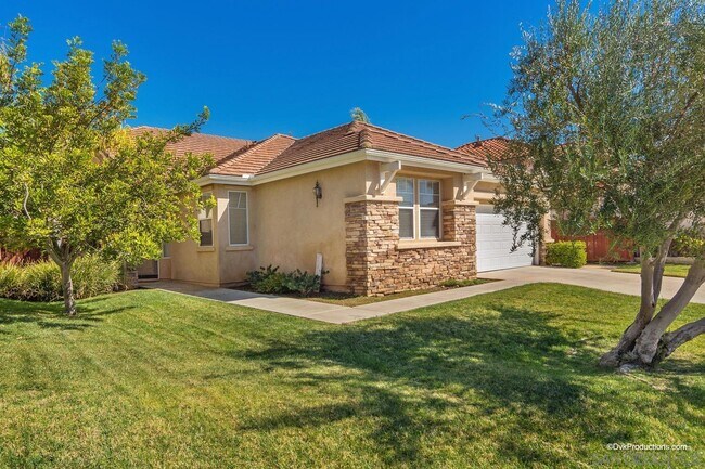 Building Photo - 575 Chesterfield Cir