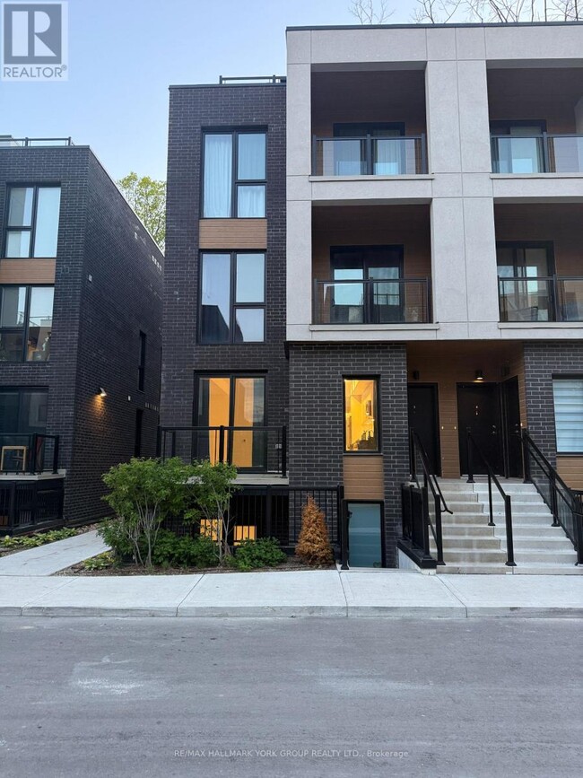 Building Photo - 174 Clonmore Dr