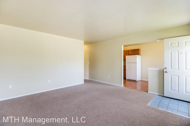 Building Photo - 2 br, 1 bath Apartment - 425 Meadowview St