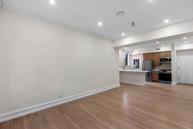 Foto del edificio - 4636 N Hamilton Ave