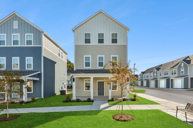 Foto del edificio - Hamlet Huntersville - Homes & Townhomes for Rent